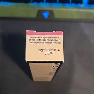 Mary Kay Timewise Luminous-Wear Foundation in Ivory 6